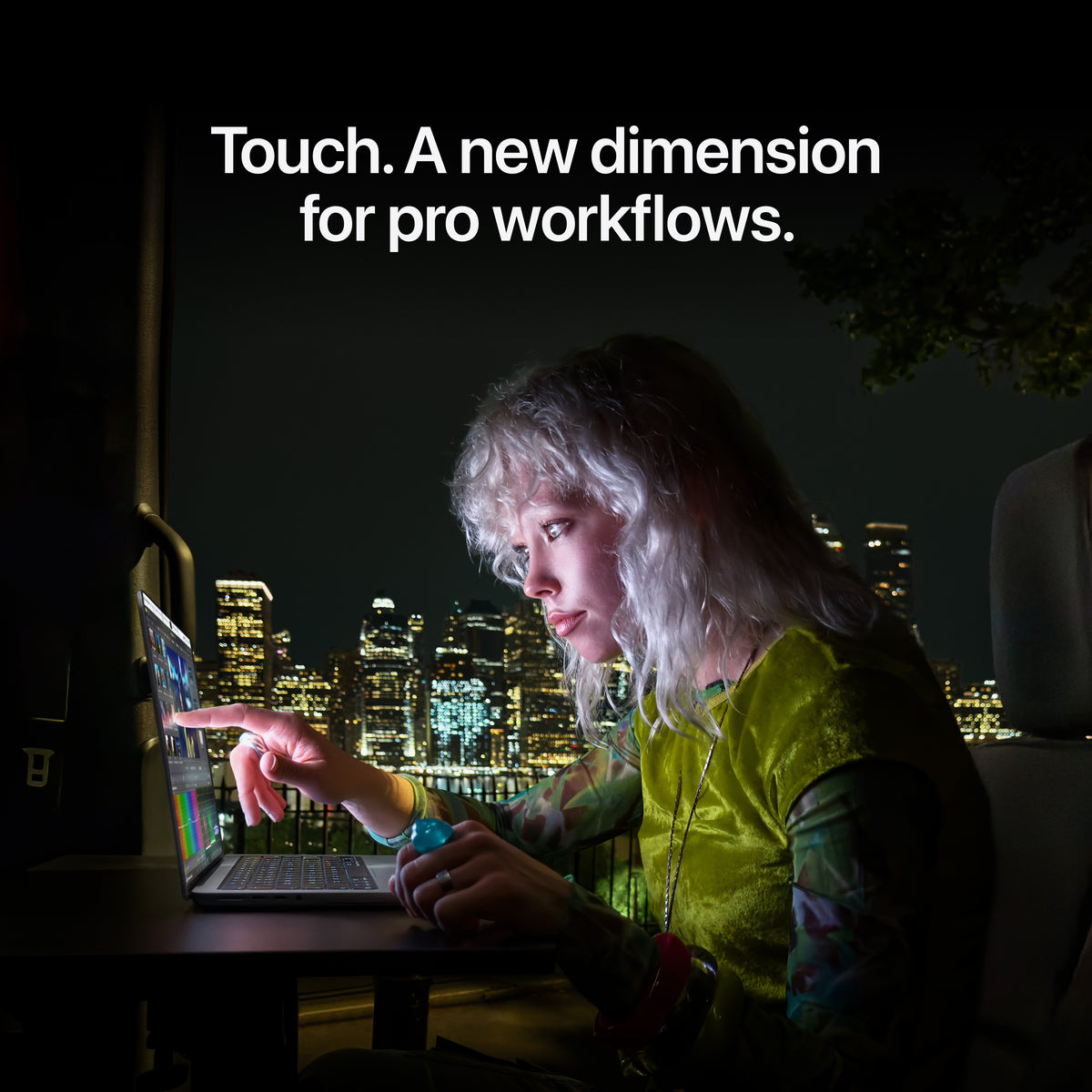 16-inch MacBook Pro with PROLED XDR Display - M5 Max 18-core CPU 32-core GPU - 36GB Memory - 2TB Storage - Standard glass - Silver