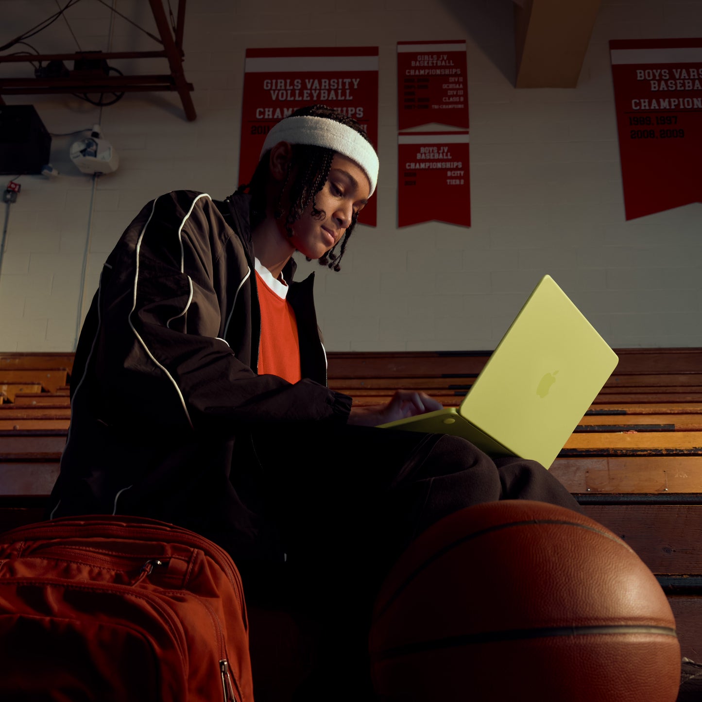 MacBook Neo - Indigo - 256GB Storage - Magic Keyboard
